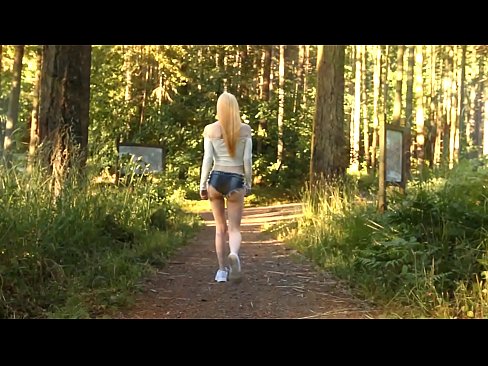 ❤️ Smuk kvinde bevæger sig langsomt, ikke nøgen video Porn video at da.sexvideosex.top ❌️
